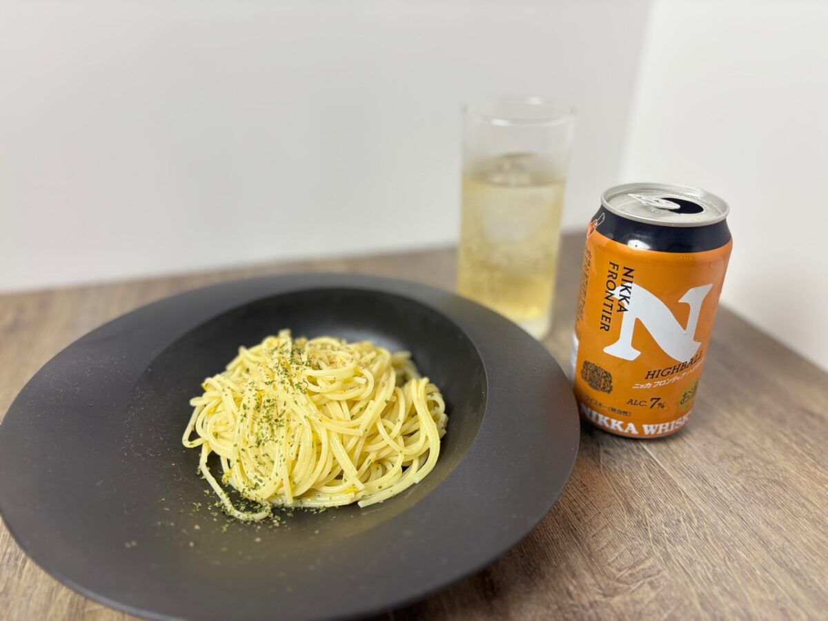 ニッカ フロンティア ハイボールとオレンジ薫る生ペペロンチーノ